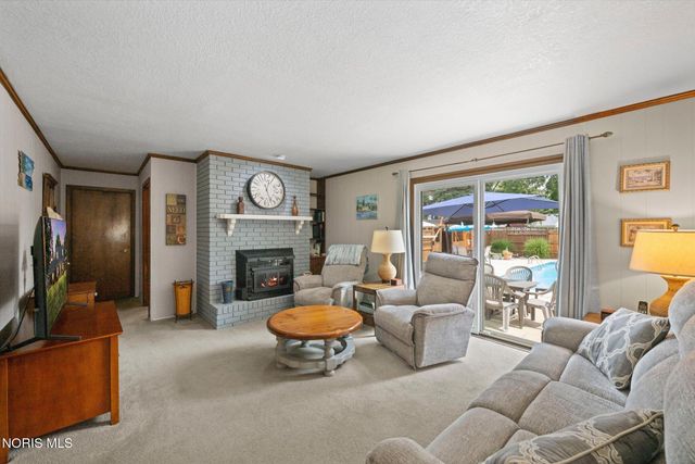 2115 Thornapple Drive, Toledo, OH 43614