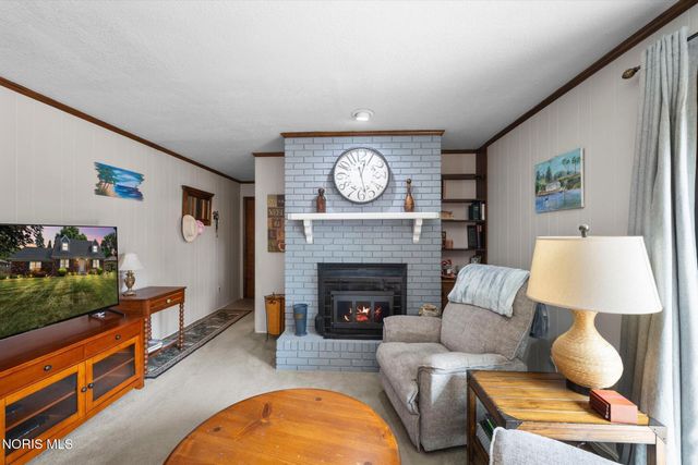 2115 Thornapple Drive, Toledo, OH 43614