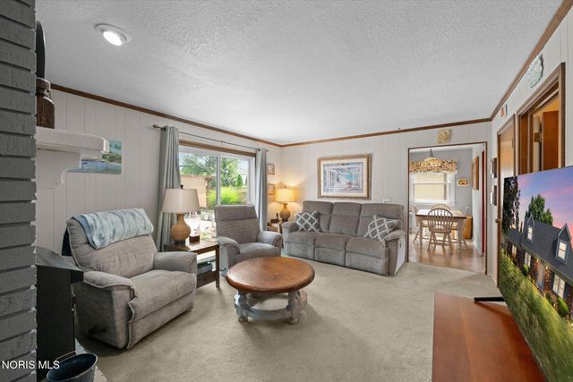 2115 Thornapple Drive, Toledo, OH 43614