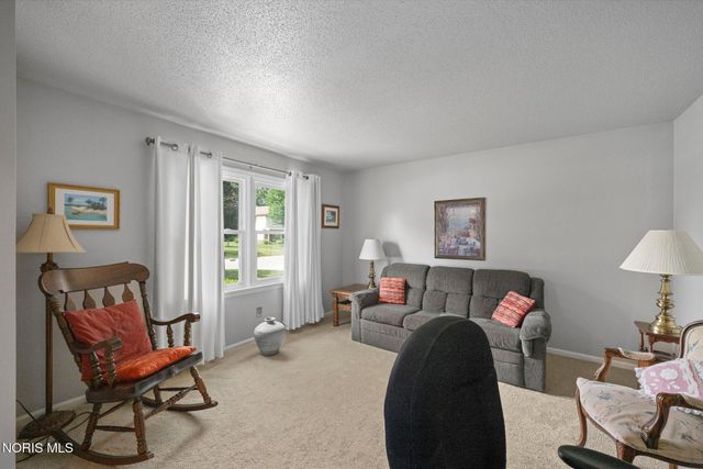 2115 Thornapple Drive, Toledo, OH 43614