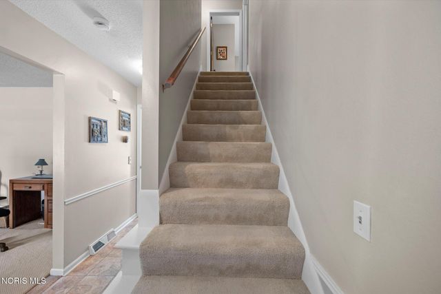 2115 Thornapple Drive, Toledo, OH 43614