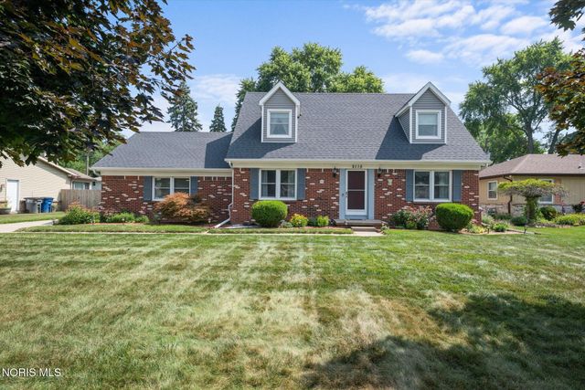 2115 Thornapple Drive, Toledo, OH 43614