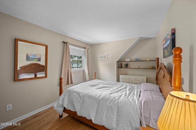 2115 Thornapple Drive, Toledo, OH 43614