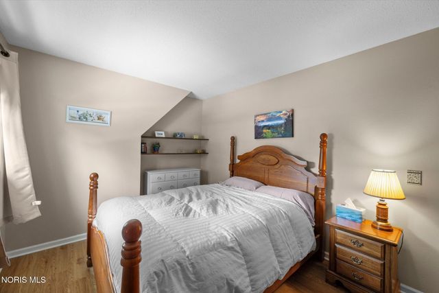 2115 Thornapple Drive, Toledo, OH 43614