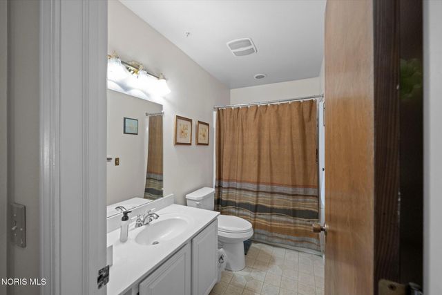 2115 Thornapple Drive, Toledo, OH 43614