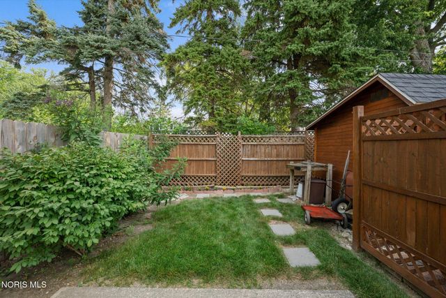 2115 Thornapple Drive, Toledo, OH 43614