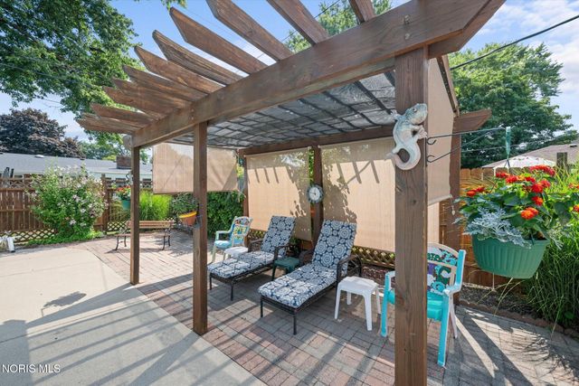 2115 Thornapple Drive, Toledo, OH 43614
