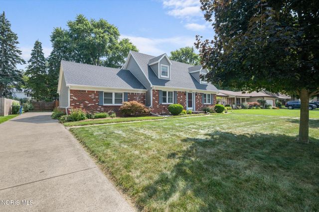 2115 Thornapple Drive, Toledo, OH 43614