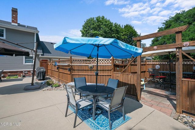 2115 Thornapple Drive, Toledo, OH 43614