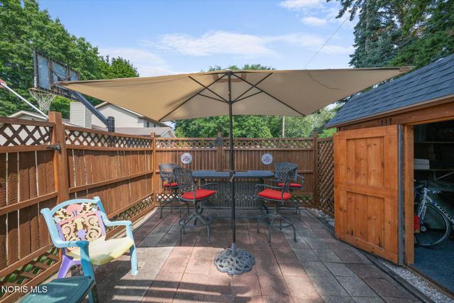 2115 Thornapple Drive, Toledo, OH 43614