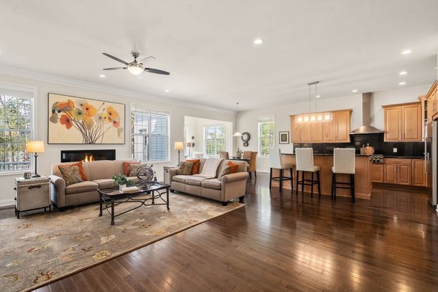40 Ridgewood Dr 40, Stow, MA 01775