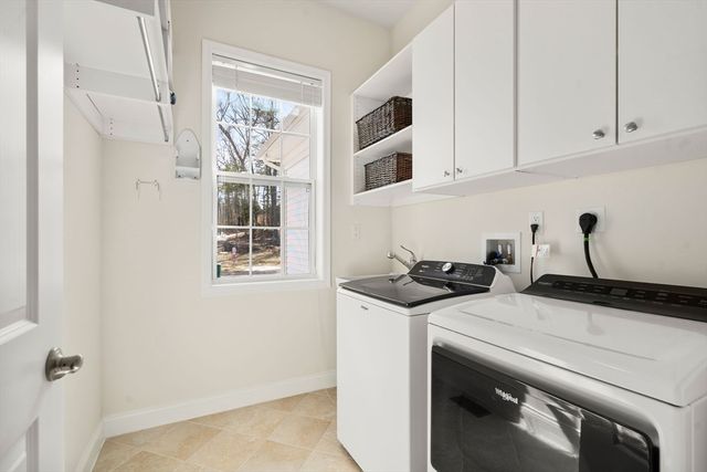 40 Ridgewood Dr 40, Stow, MA 01775