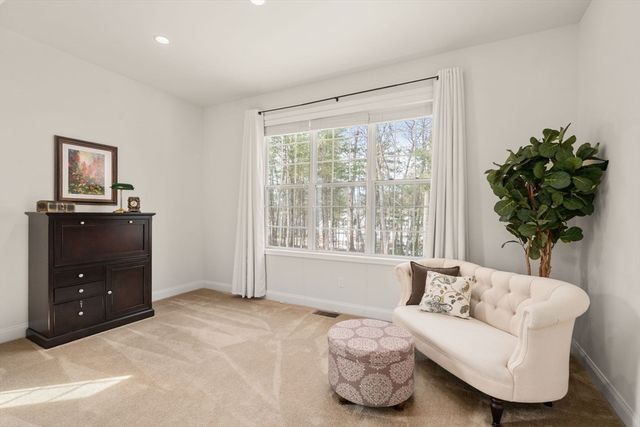 40 Ridgewood Dr 40, Stow, MA 01775