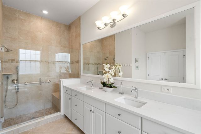 40 Ridgewood Dr 40, Stow, MA 01775