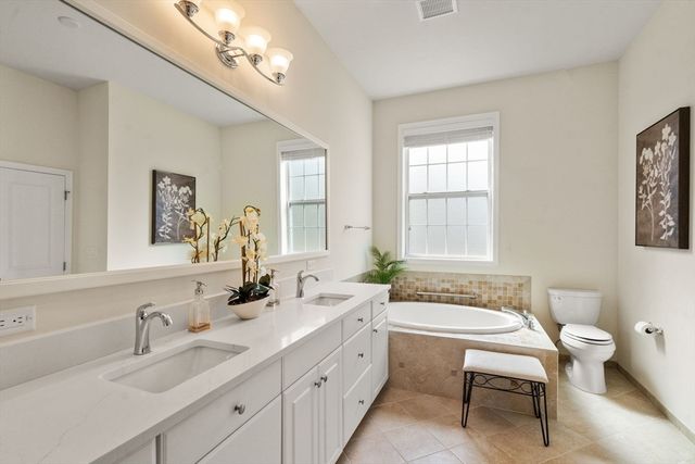 40 Ridgewood Dr 40, Stow, MA 01775