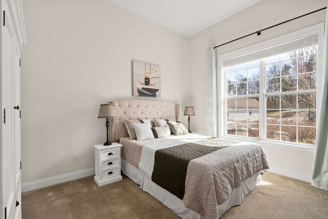 40 Ridgewood Dr 40, Stow, MA 01775
