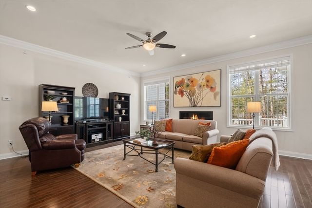 40 Ridgewood Dr 40, Stow, MA 01775