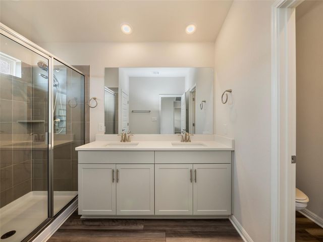 130 Greenspire LN, Hutto, TX 78634