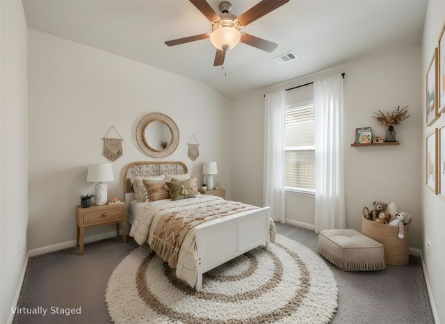 130 Greenspire LN, Hutto, TX 78634