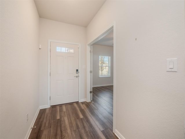 130 Greenspire LN, Hutto, TX 78634