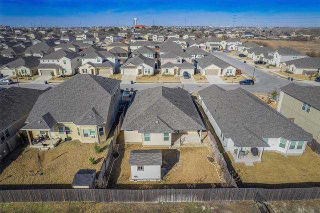 130 Greenspire LN, Hutto, TX 78634