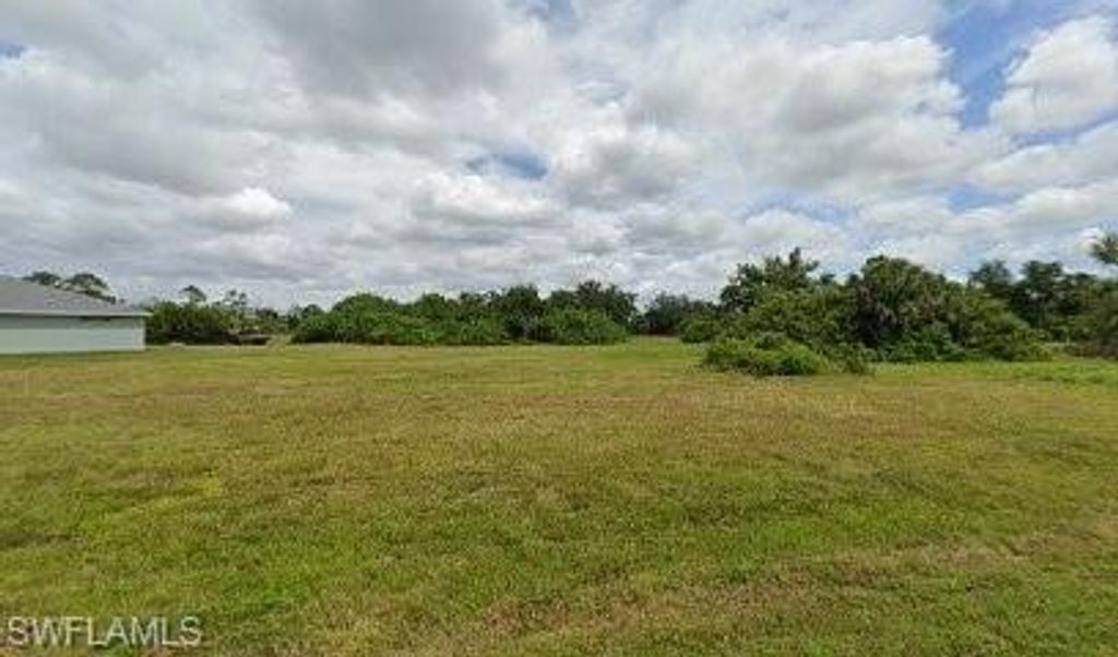 2632 Santa Barbara BLVD N, Cape Coral, FL 33993