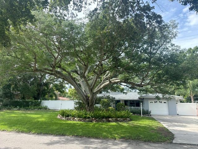 13824 83RD PLACE, Seminole, FL 33776