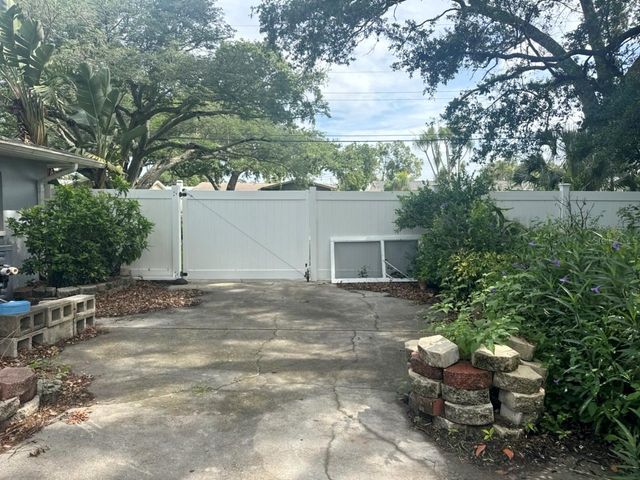 13824 83RD PLACE, Seminole, FL 33776