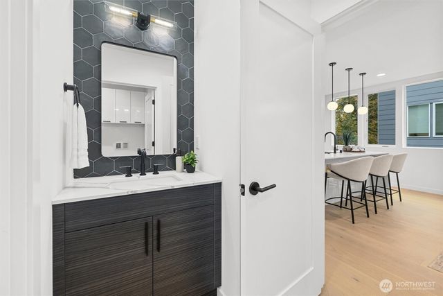 12011 36th Avenue NE, Seattle, WA 98125