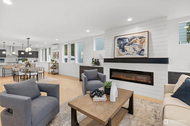 12011 36th Avenue NE, Seattle, WA 98125