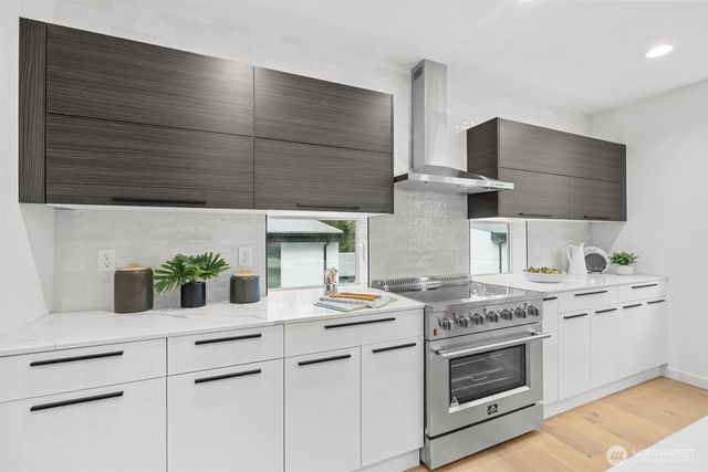 12011 36th Avenue NE, Seattle, WA 98125