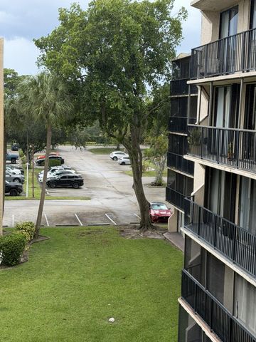 3590 BLUE LAKE Drive 405, Pompano Beach, FL 33064