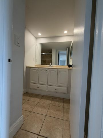 3590 BLUE LAKE Drive 405, Pompano Beach, FL 33064