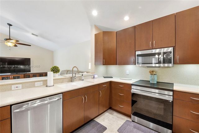 8931 NW 55th Pl 0, Coral Springs, FL 33067