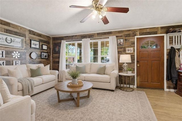 103 Defoor Loop, Calhoun, GA 30701