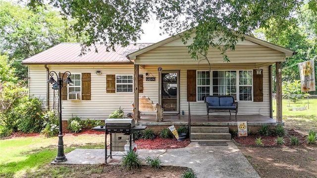 103 Defoor Loop, Calhoun, GA 30701