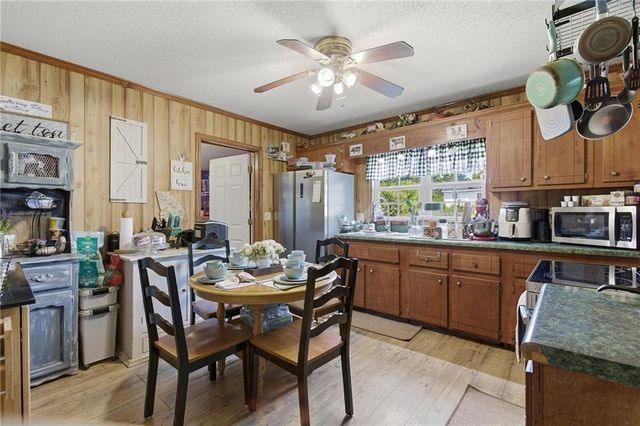 103 Defoor Loop, Calhoun, GA 30701