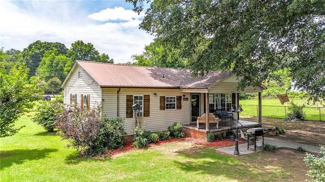 103 Defoor Loop, Calhoun, GA 30701
