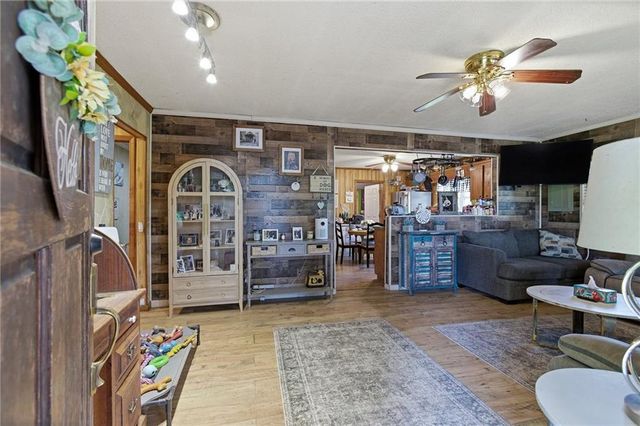 103 Defoor Loop, Calhoun, GA 30701