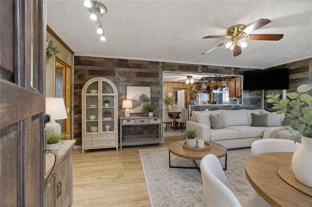 103 Defoor Loop, Calhoun, GA 30701