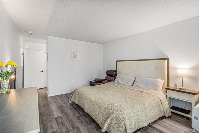 800 Willis Avenue 115, Albertson, NY 11507