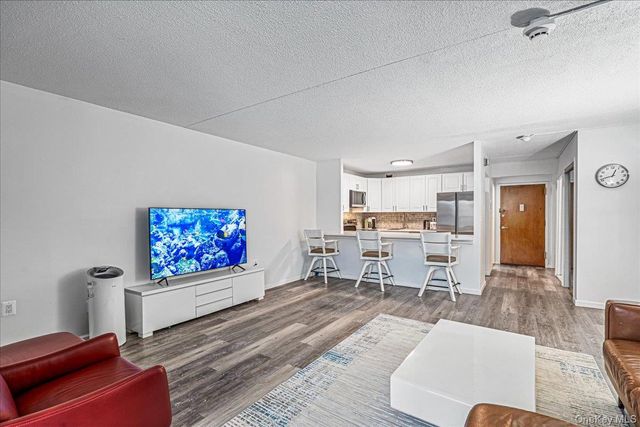 800 Willis Avenue 115, Albertson, NY 11507