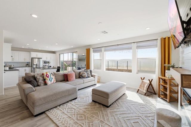 994 Camino Cantera, Chula Vista, CA 91913