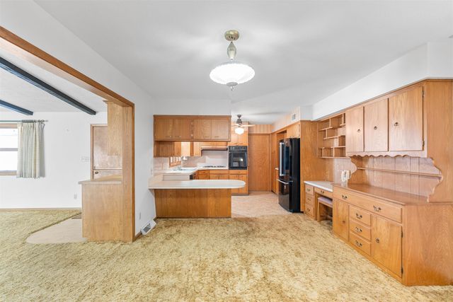 2042 Quincy Cir., Salina, KS 67401