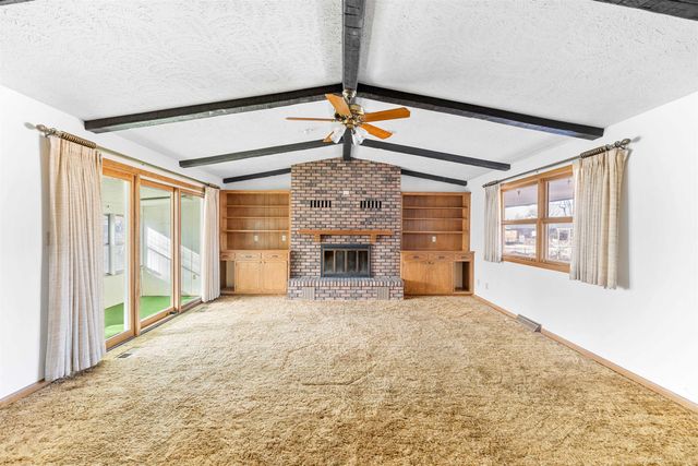 2042 Quincy Cir., Salina, KS 67401