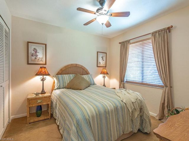 105 Cherry Hill CT, Naples, FL 34113