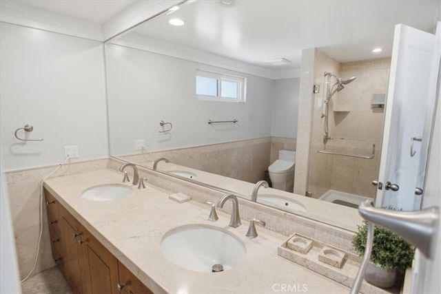 321 E Stocker 301, Glendale, CA 91207