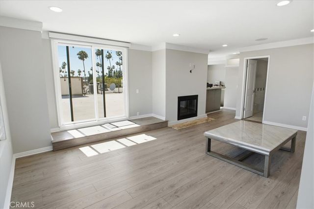 321 E Stocker 301, Glendale, CA 91207