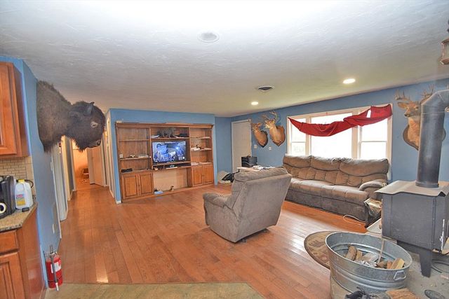 7 Lincoln Ave, Randolph, MA 02368
