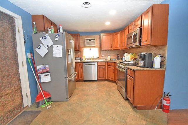 7 Lincoln Ave, Randolph, MA 02368